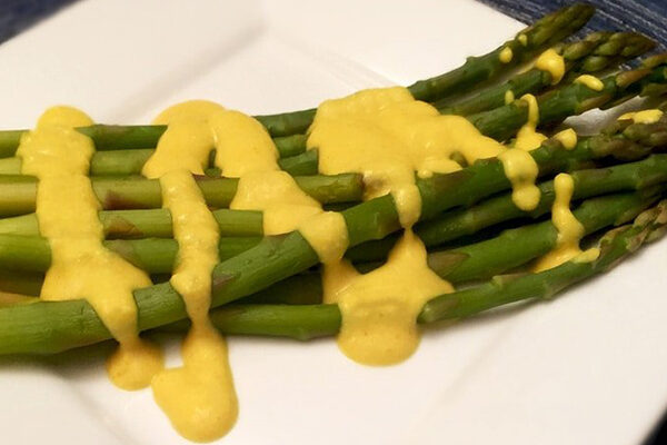 Steamed Asparagus with Sunflower Seed Sauce